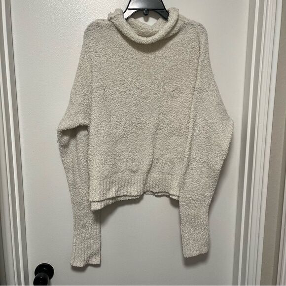 Ugg Sage Sweater Staple Piece Size Medium - Picture 3 of 8